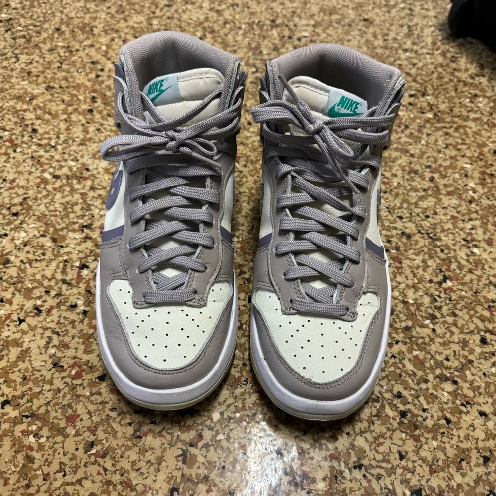 Women’s Nike dunk high up